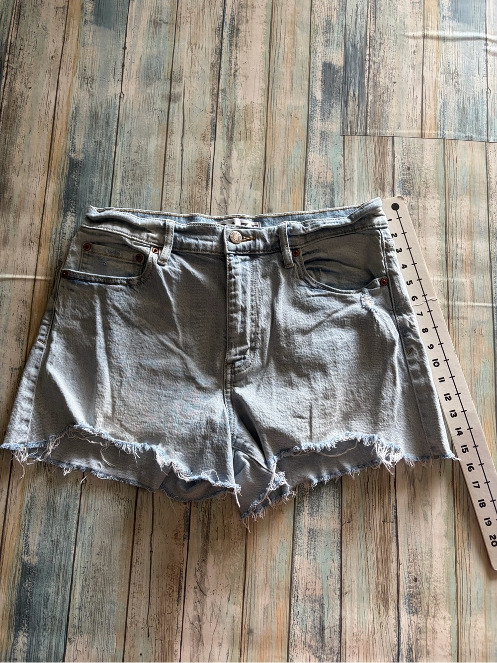 Daze Crossroads Mid-Rise Loose Denim Shorts (Current Style) - Picture 5 of 9